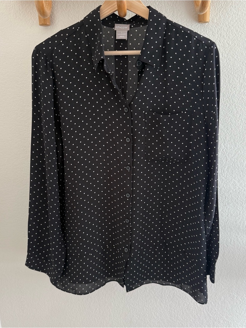 Chico's black and white polka dot button up blouse shirt Size M